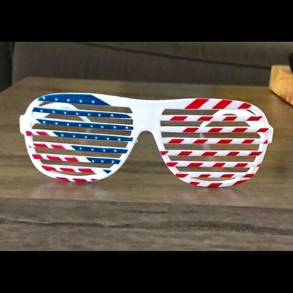 4th Of July “Flag” Sunglasses - Picture 1 of 2